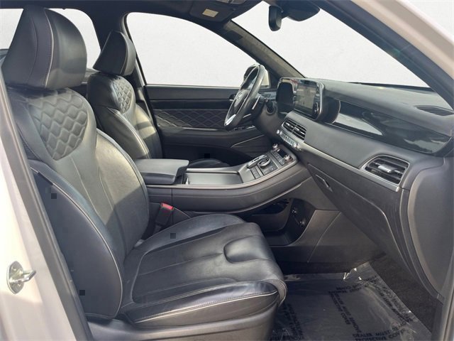 Used 2021 Hyundai Palisade Calligraphy w/ Winter Package image 16
