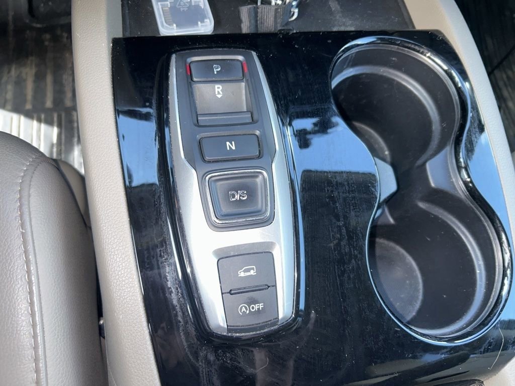 Used 2018 Honda Pilot Touring image 13