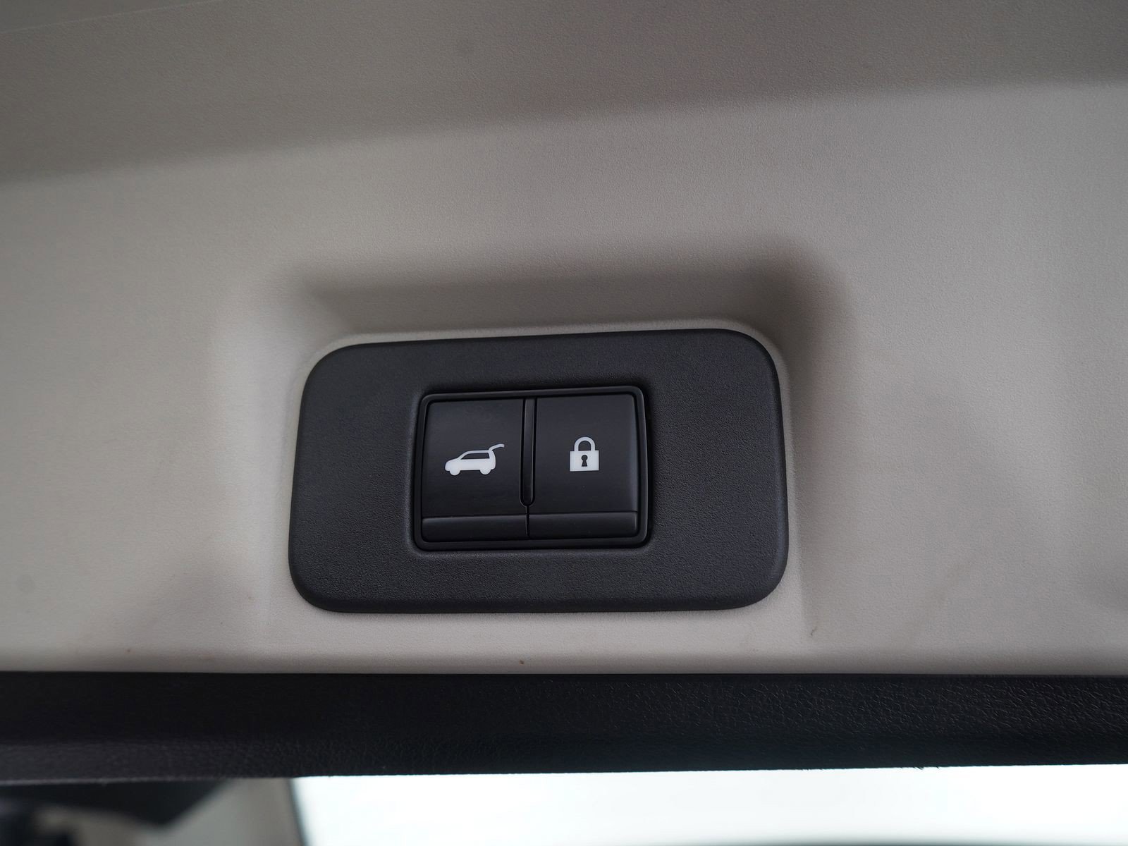 Used 2023 Nissan Ariya AWD image 10