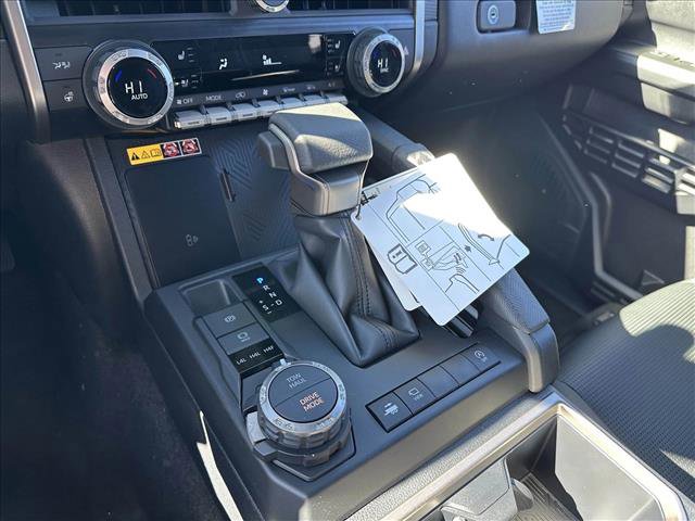 Used 2025 Toyota 4Runner Limited w/ Tow Technology Package AWD/4WD image 14