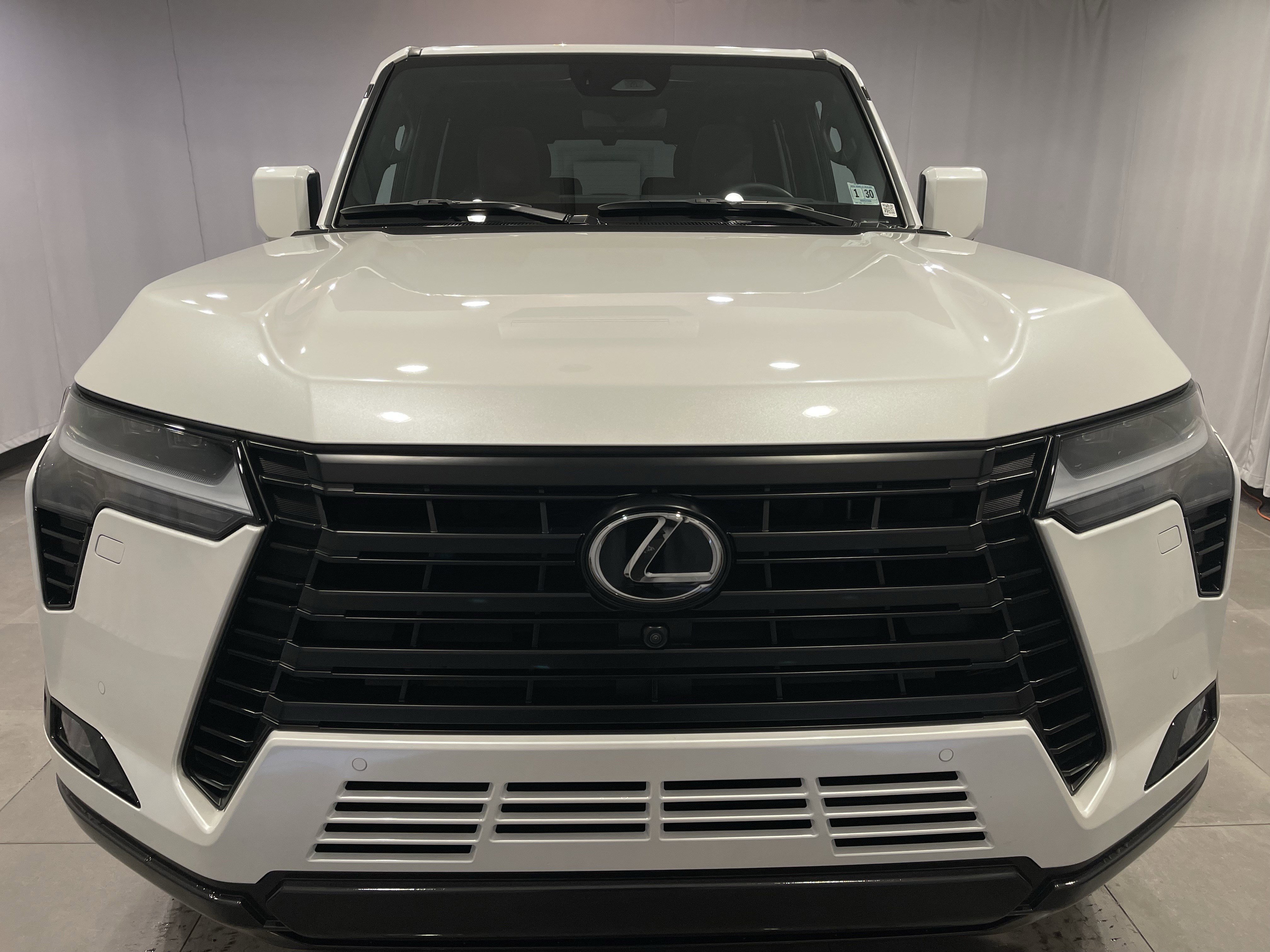 Used 2024 Lexus GX 550 w/ Accessory Package (Z1) image 2