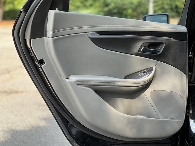 Used 2016 Chevrolet Impala LT w/ Convenience Package FWD image 14