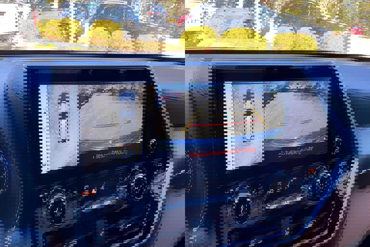 Used 2024 Toyota Highlander Platinum image 29