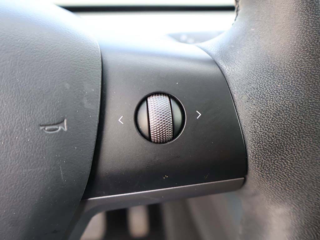 Used 2023 Tesla Model Y Long Range AWD/4WD image 44