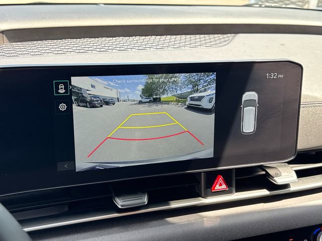 Used 2025 Kia Carnival EX FWD image 21