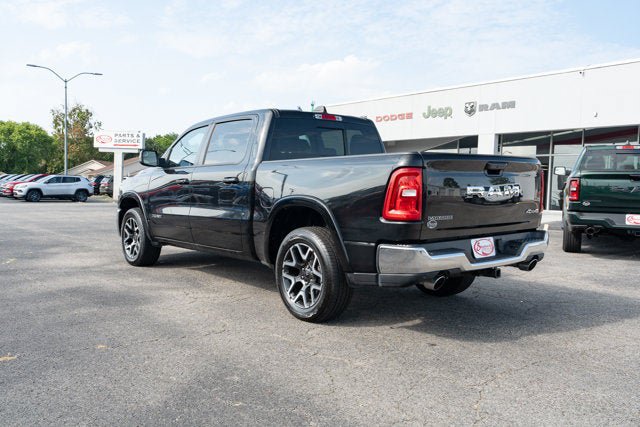 Used 2025 RAM 1500 Laramie AWD/4WD image 3