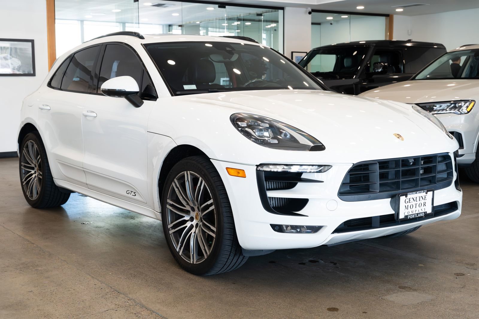 Used 2017 Porsche Macan GTS AWD/4WD image 3