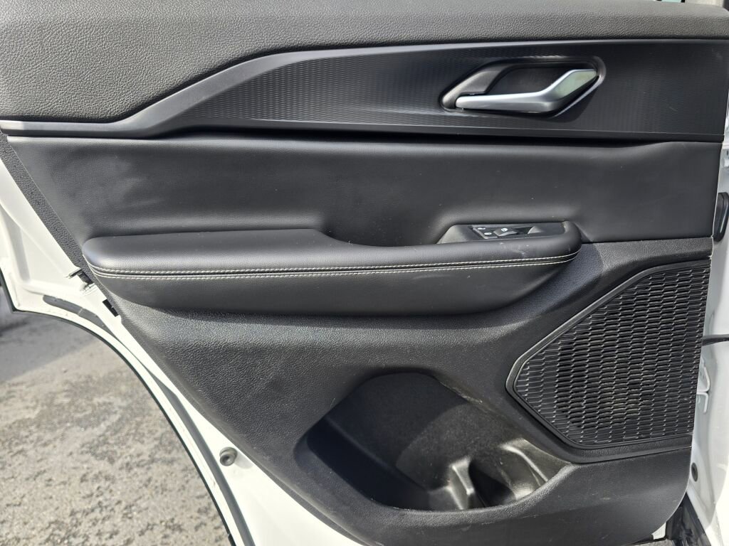 Used 2023 Jeep Grand Cherokee Altitude image 21