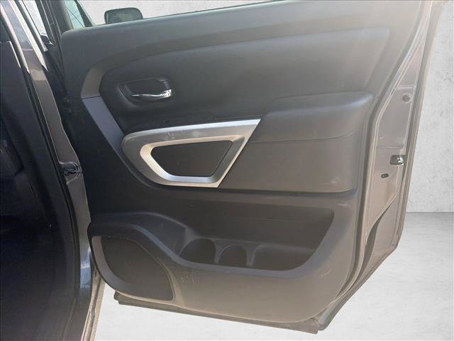 Used 2019 Nissan Titan SV RWD image 17