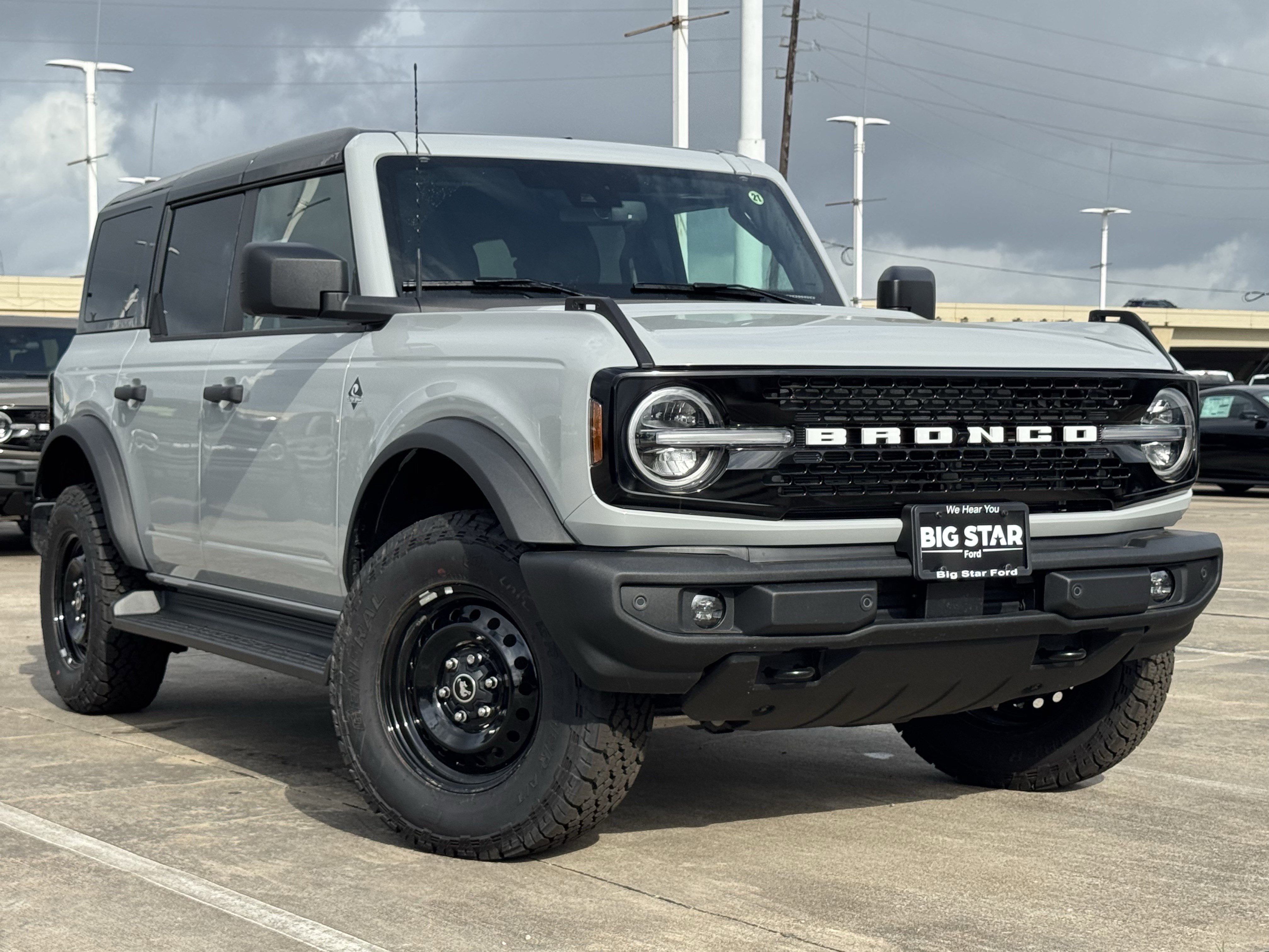 New 2026 Ford Bronco Outer Banks AWD/4WD image 2