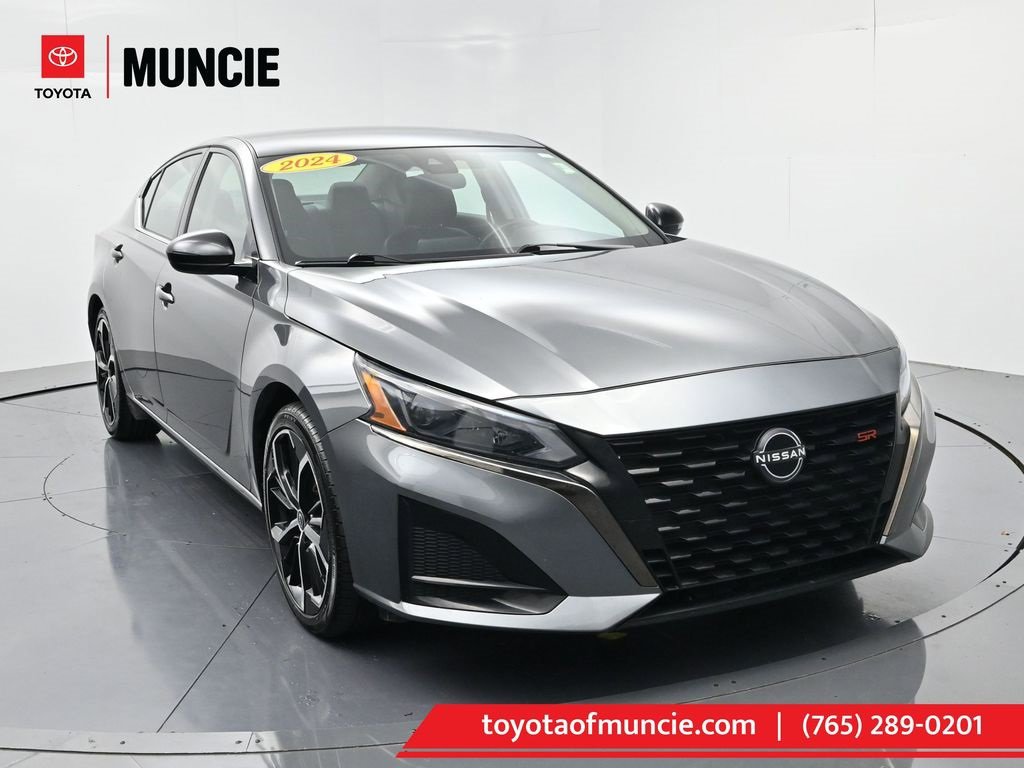 Used 2024 Nissan Altima 2.5 SR image 1