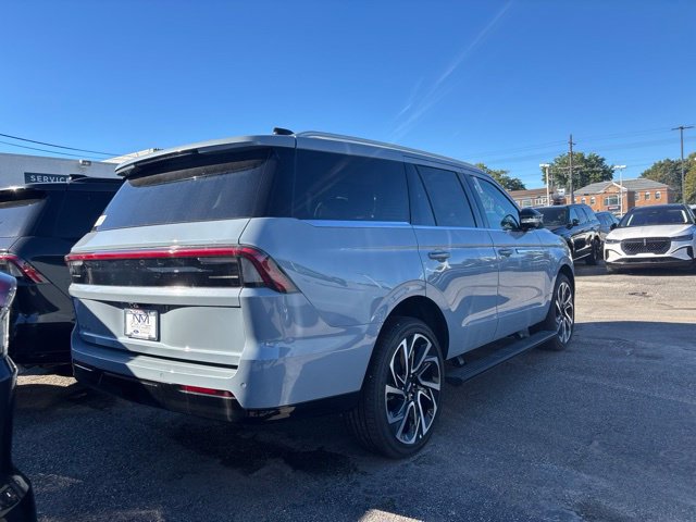 New 2026 Lincoln Navigator Reserve AWD/4WD image 5