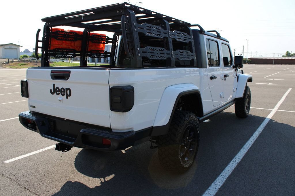 Used 2023 Jeep Gladiator Sport AWD/4WD image 7