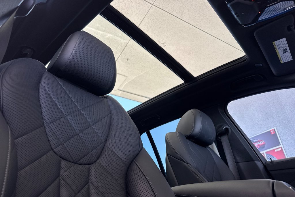 Used 2023 BMW X5 sDrive40i w/ M Sport Package RWD image 16