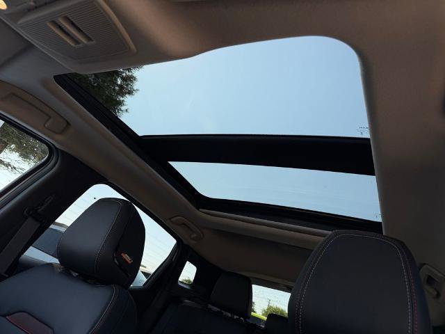 New 2026 Nissan Kicks SR w/ SR Premium Package FWD image 16