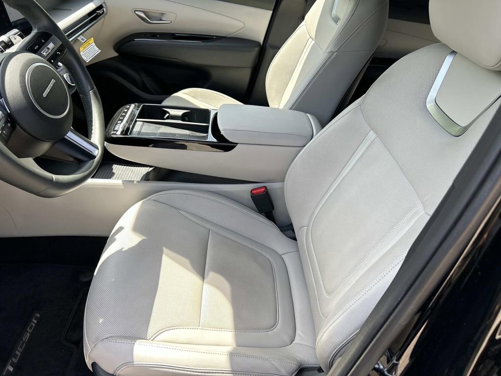 Certified 2025 Hyundai Tucson Limited AWD/4WD image 17