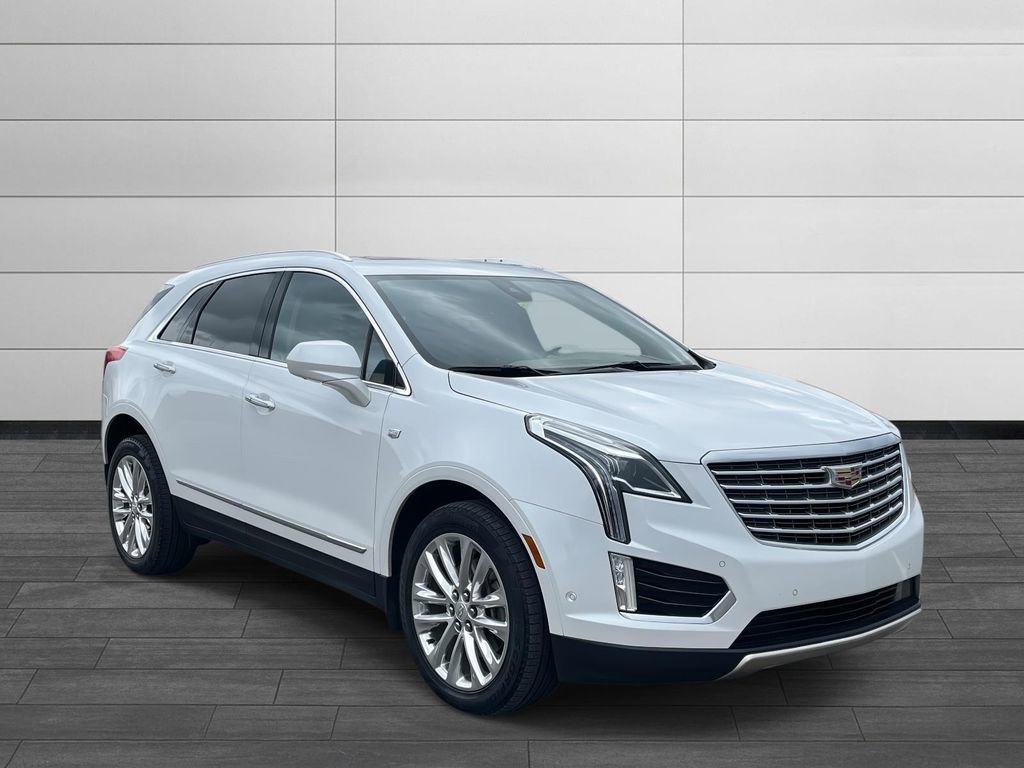 Used 2017 Cadillac XT5 Platinum w/ Driver Assist Package image 7