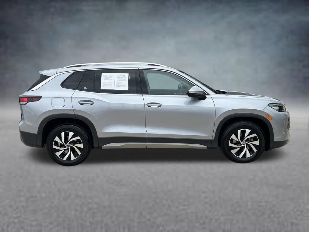 Certified 2025 Volkswagen Tiguan S FWD image 6