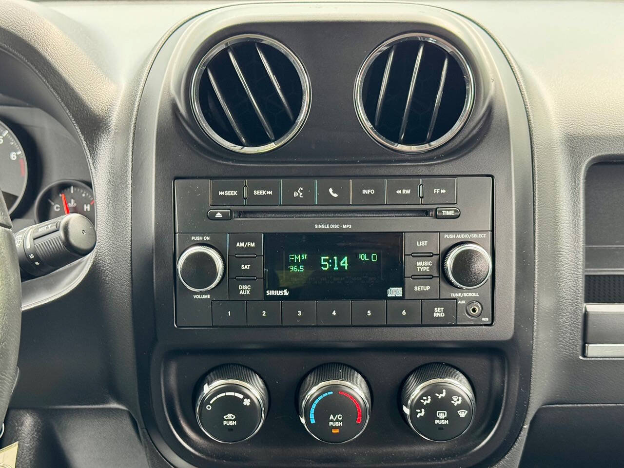 Used 2010 Jeep Patriot Latitude AWD/4WD image 18