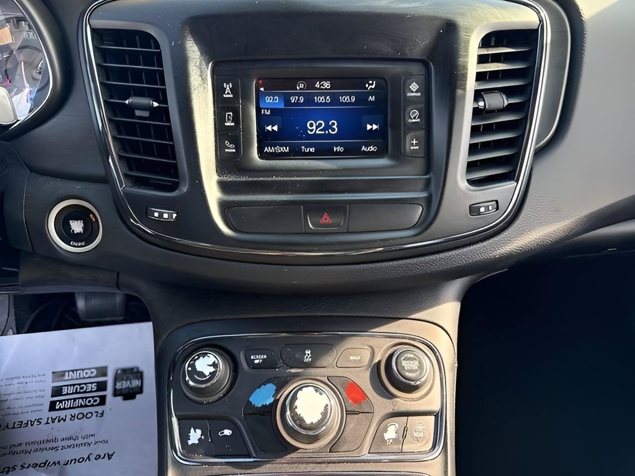 Used 2015 Chrysler 200 S FWD image 27