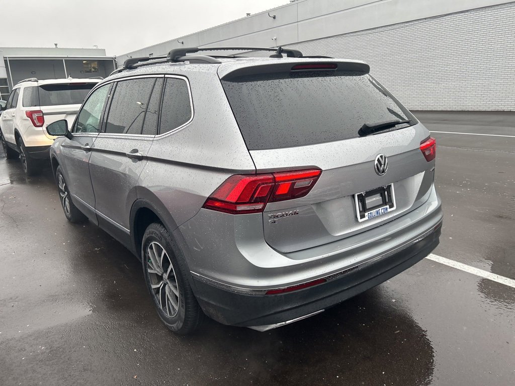 Used 2020 Volkswagen Tiguan SE w/ Panoramic Sunroof Package image 7