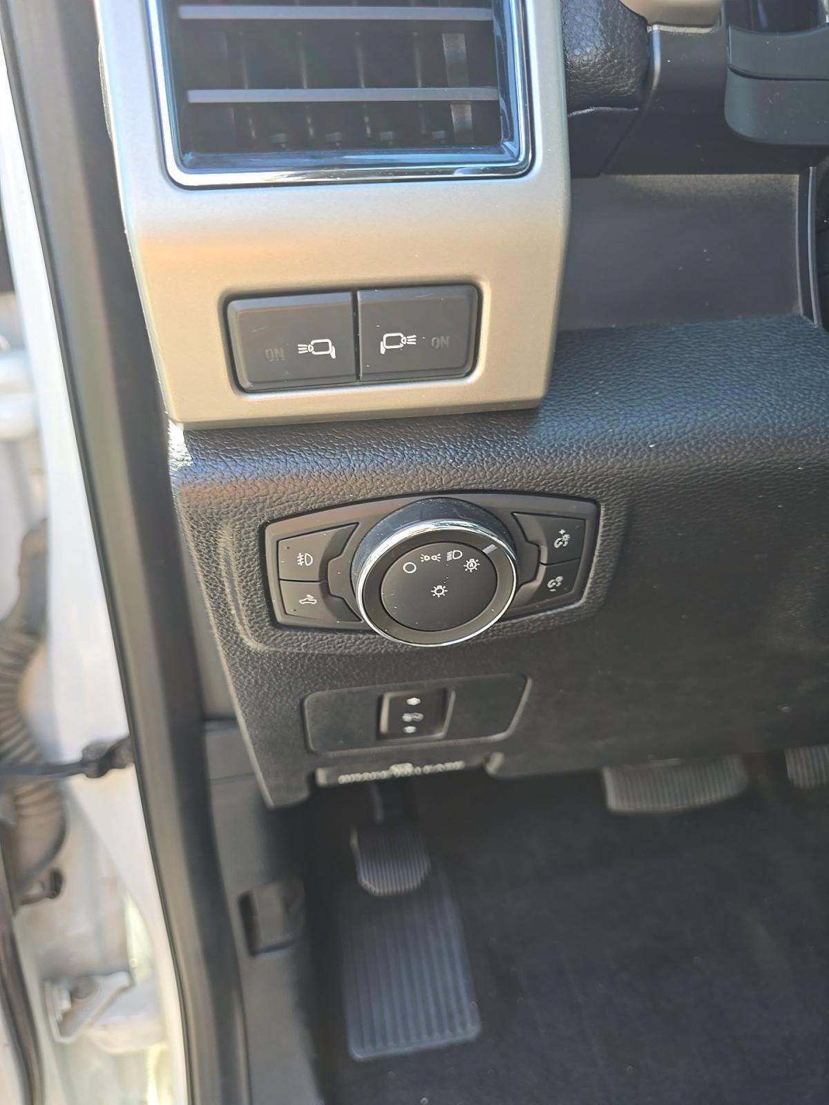Used 2021 Ford F250 Lariat w/ Lariat Value Package AWD/4WD image 6