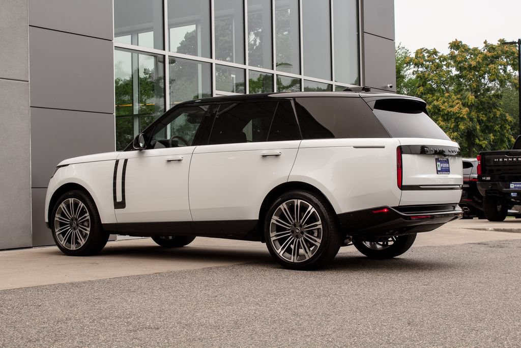 Used 2025 Land Rover Range Rover Long Wheelbase SE AWD/4WD image 8