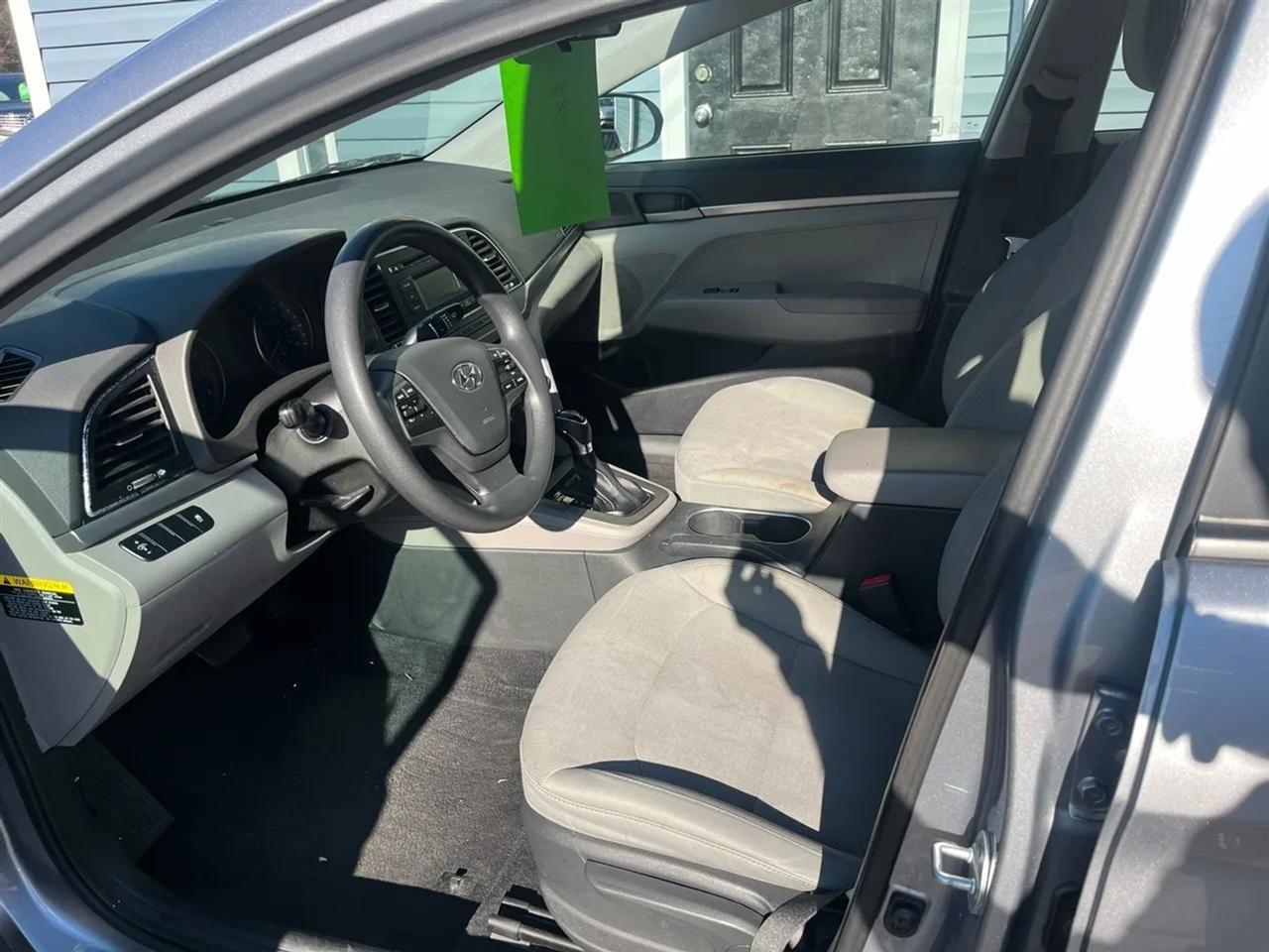 Used 2017 Hyundai Elantra SE image 9