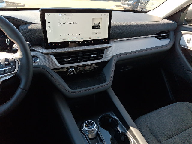 New 2026 Ford Explorer Active RWD image 8