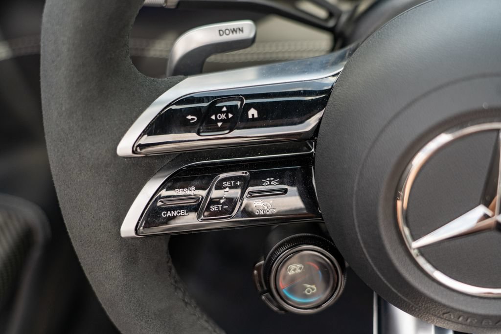 Used 2023 Mercedes-Benz SL 63 AMG 4MATIC w/ Driver Assistance Package image 28