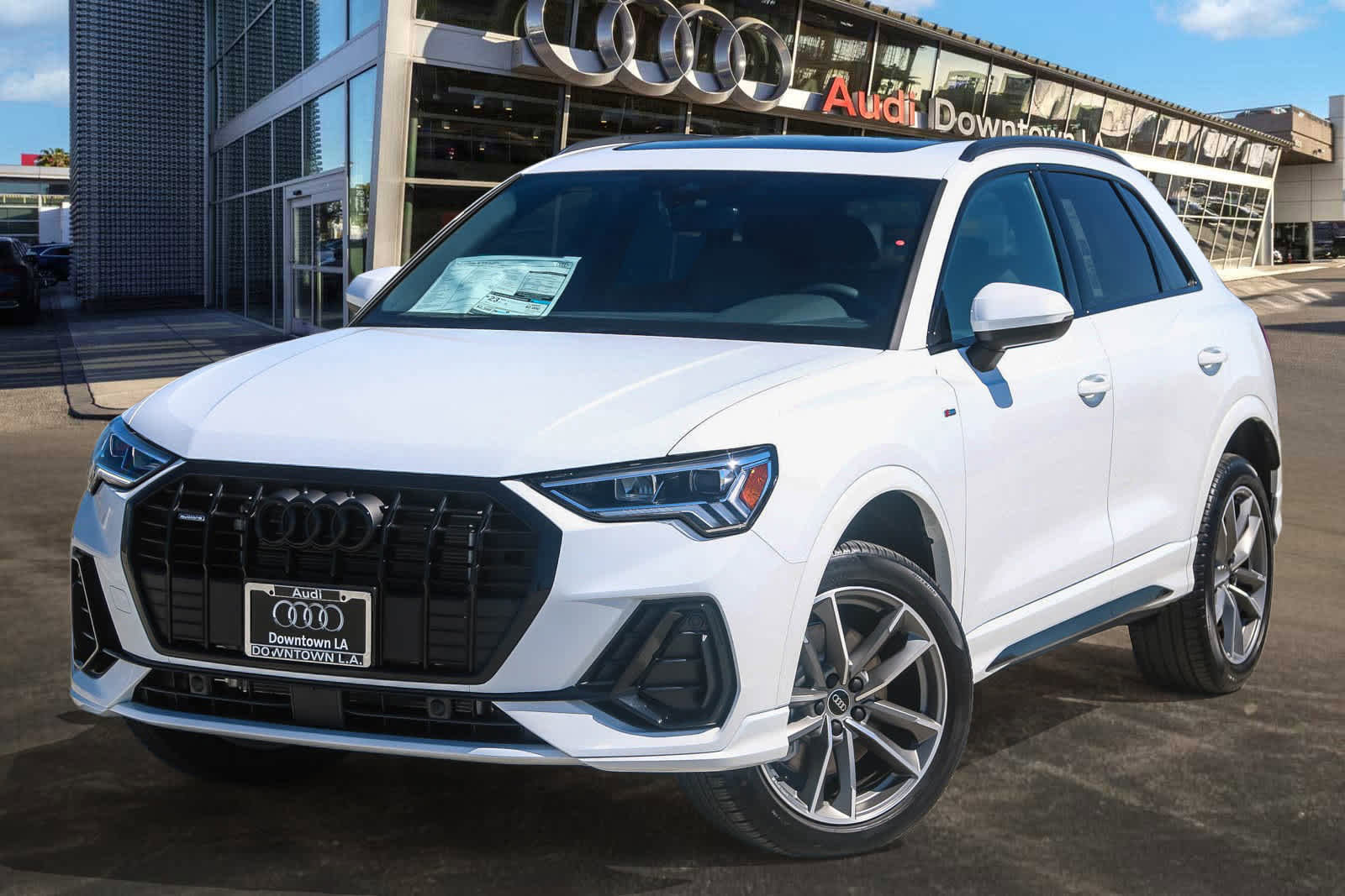New 2025 Audi Q3 2.0T Premium image 1