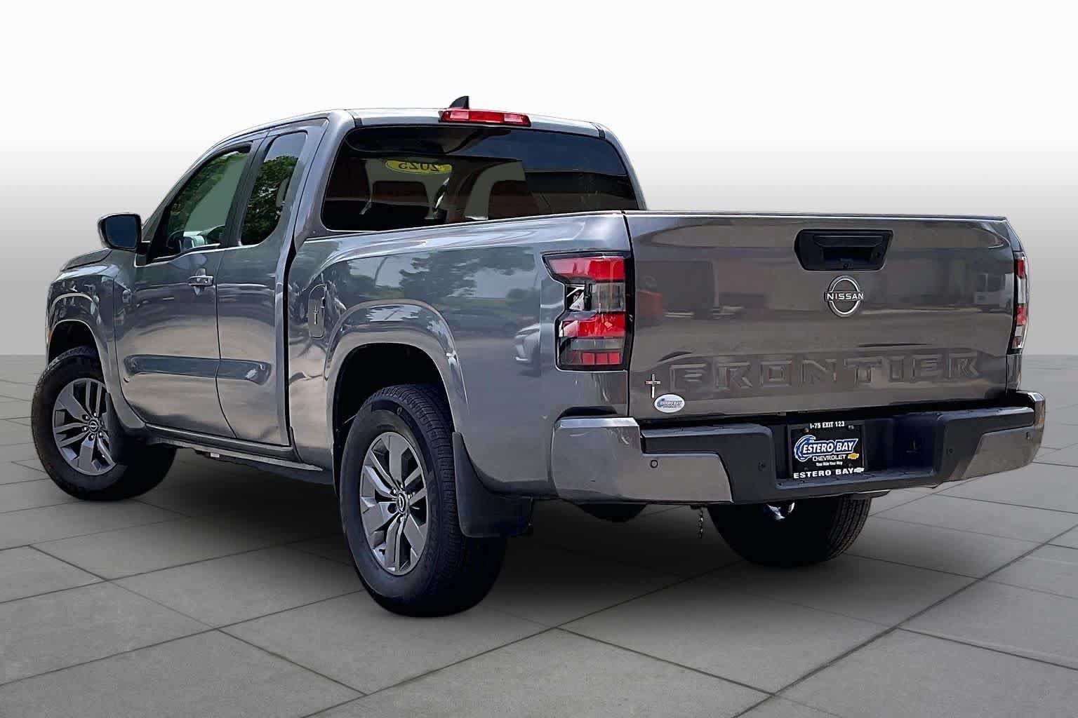Used 2025 Nissan Frontier SV RWD image 12
