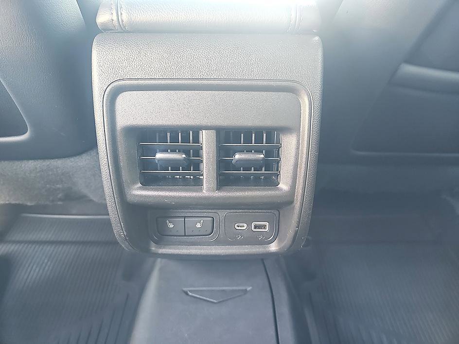 Used 2020 Cadillac XT4 Premium Luxury w/ Enhanced Visibility Package image 31