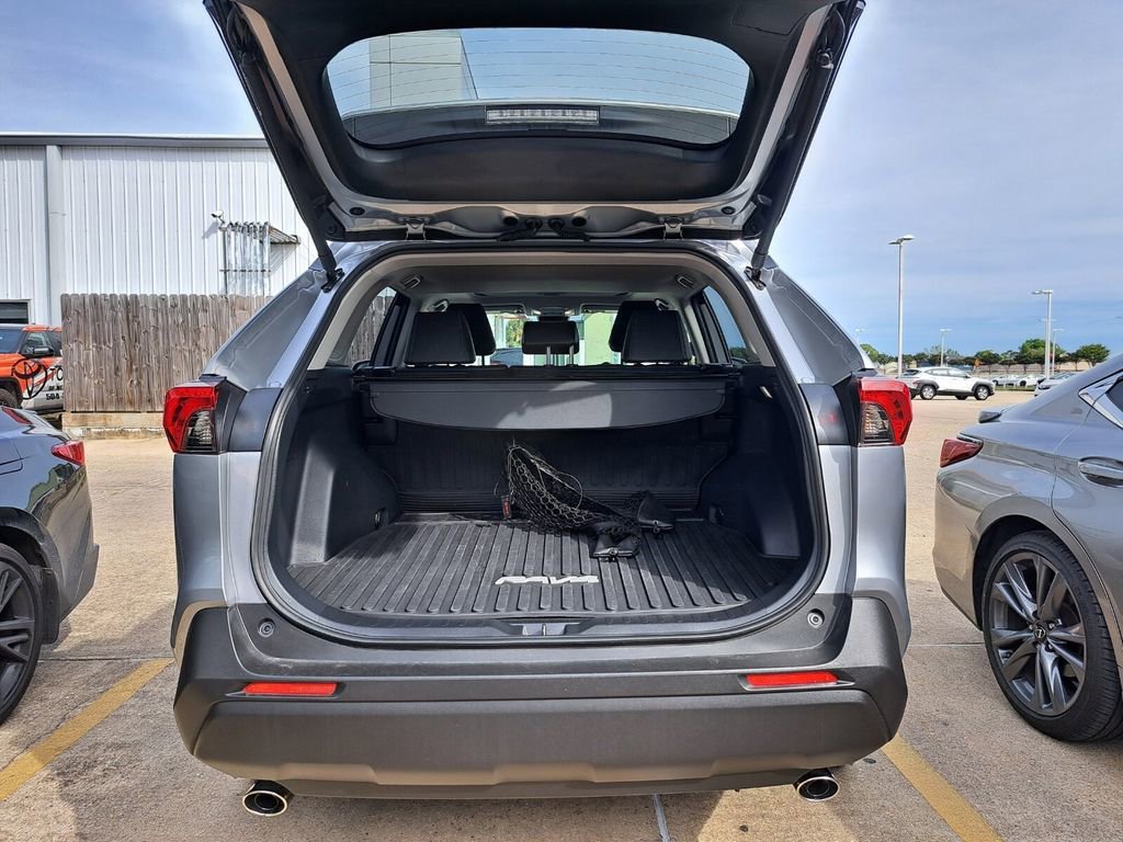 Used 2025 Toyota RAV4 XLE Premium image 24