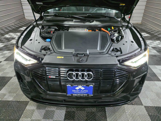 Used 2021 Audi e-tron Prestige w/ Prestige Package AWD/4WD image 42