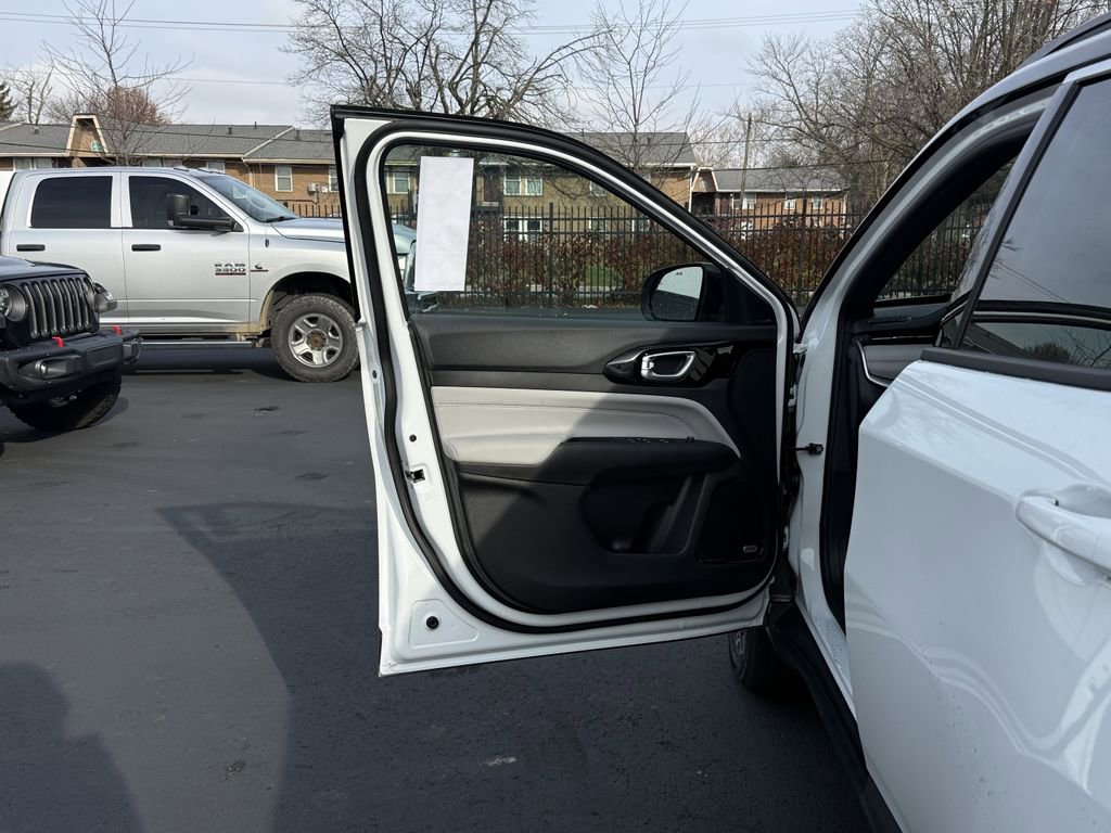 New 2026 Jeep Compass Limited w/ Sun, Sound & Navigation Group image 10