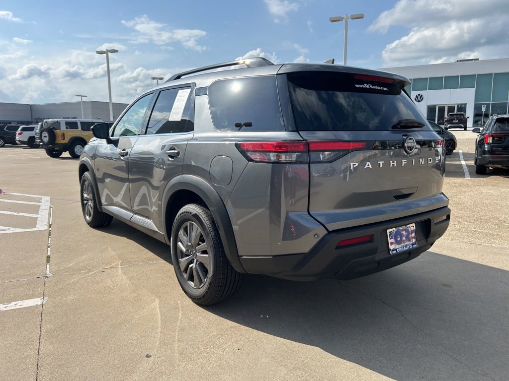 Used 2025 Nissan Pathfinder SV FWD image 8