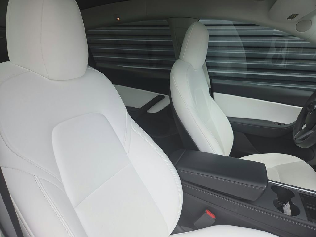 Used 2022 Tesla Model Y Performance AWD/4WD image 18