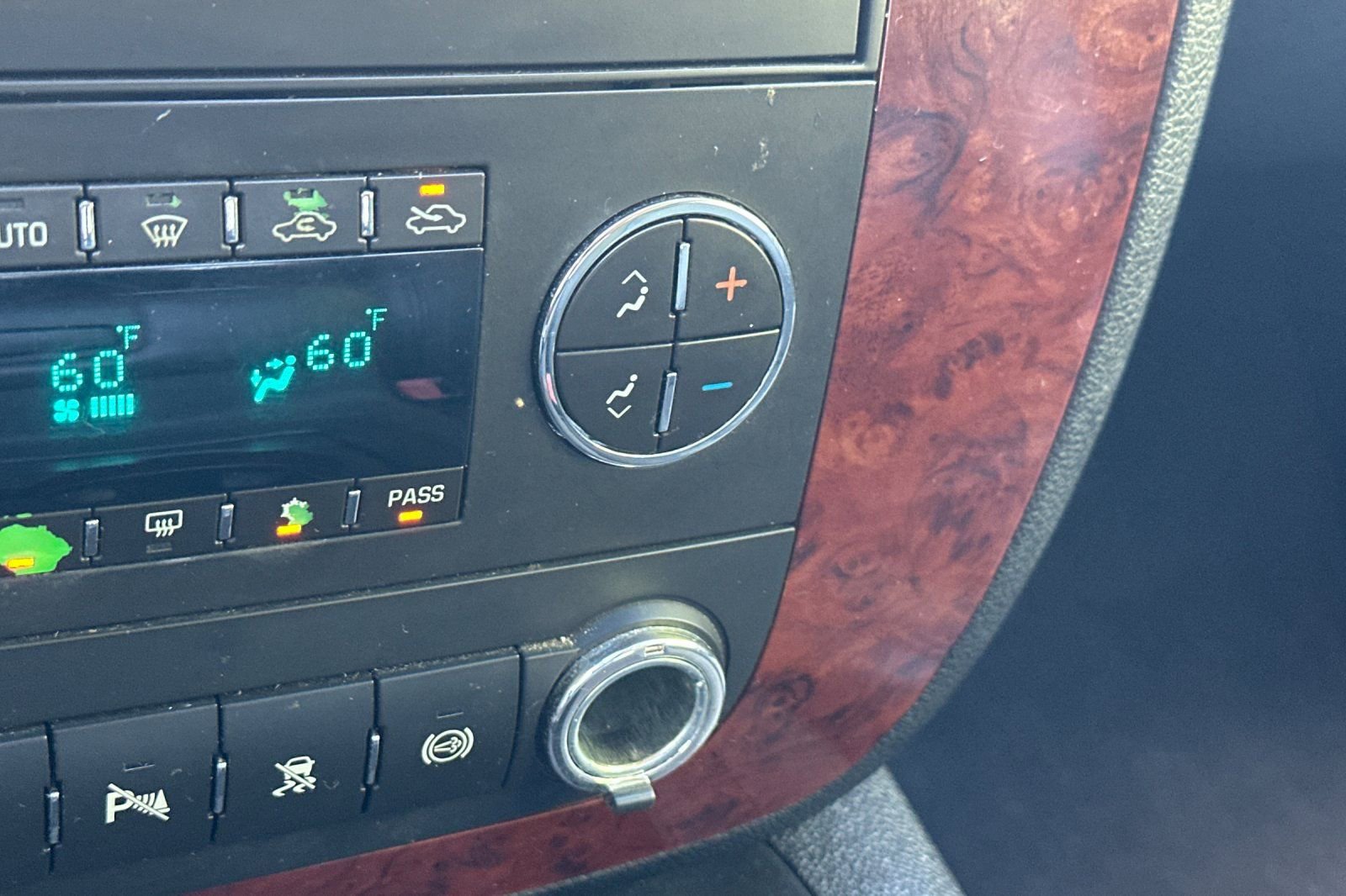 Used 2011 Chevrolet Silverado 2500 LTZ w/ LTZ Plus Package image 27