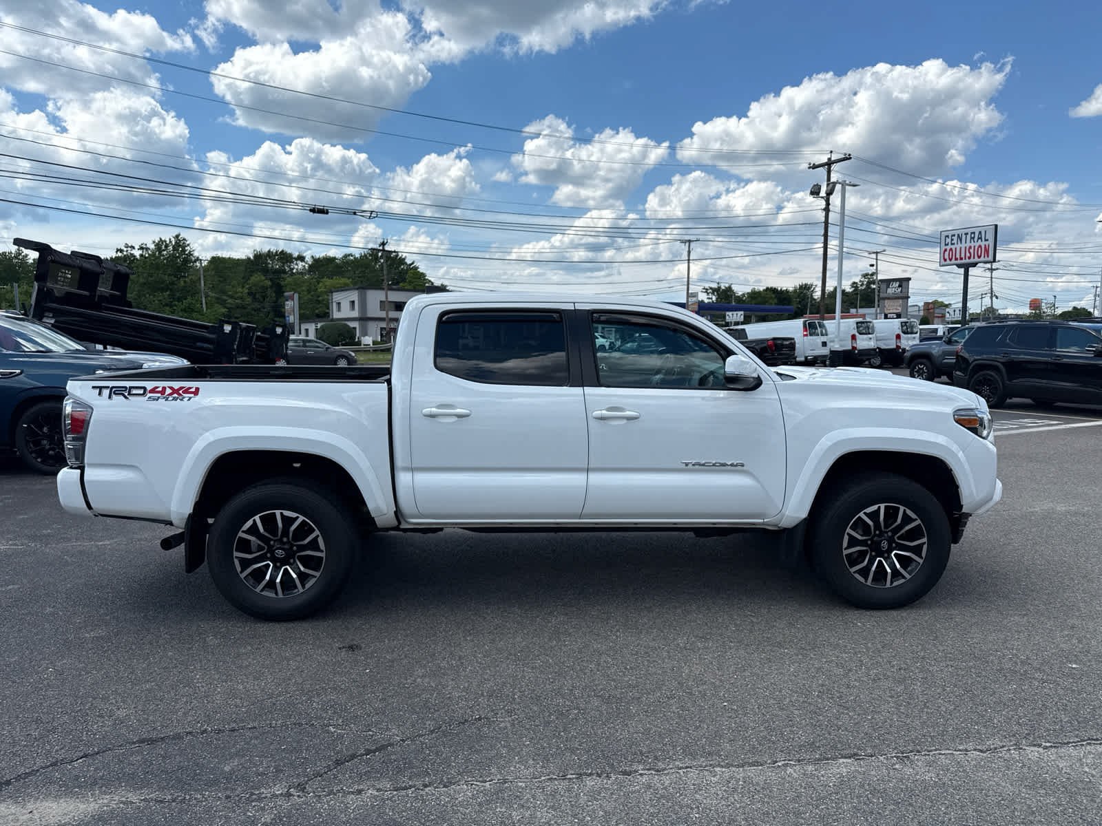 Used 2022 Toyota Tacoma TRD Sport AWD/4WD image 6