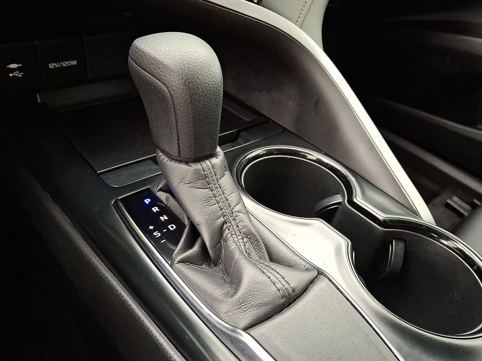 Certified 2018 Toyota Camry LE FWD image 4