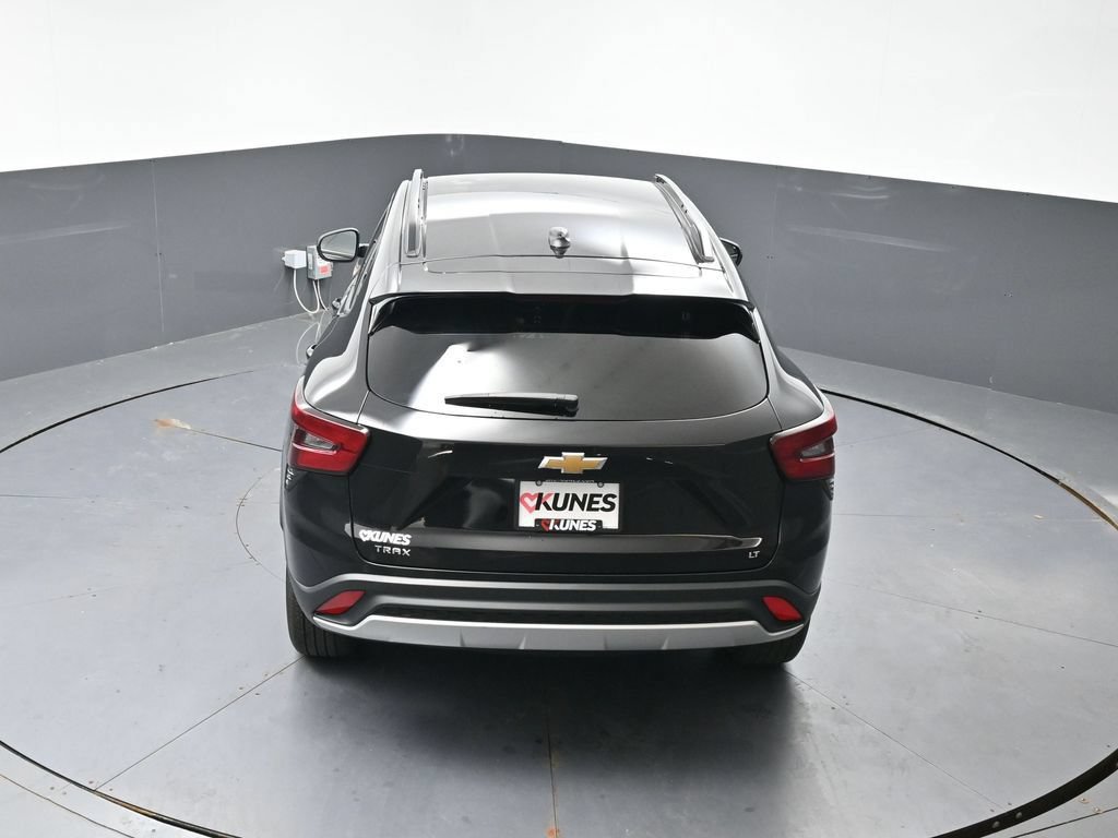 Used 2025 Chevrolet Trax LT FWD image 49