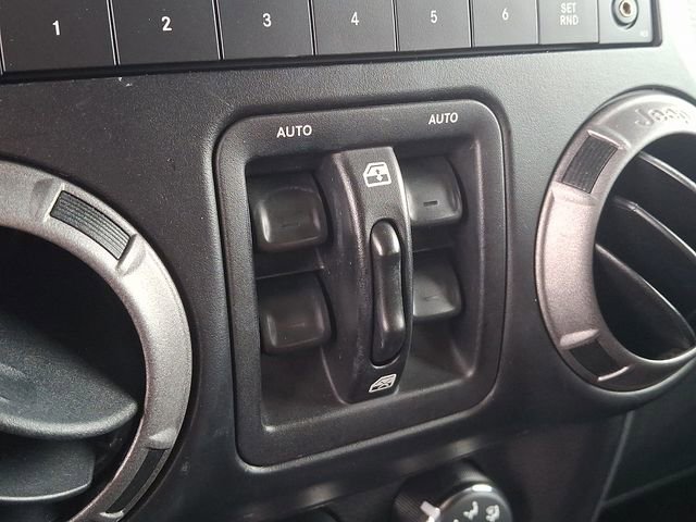 Used 2016 Jeep Wrangler Unlimited Sport image 26