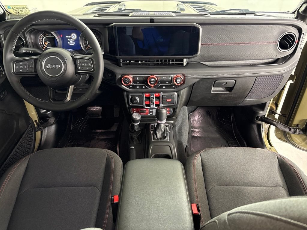 Used 2025 Jeep Gladiator Rubicon w/ Technology Group AWD/4WD image 21
