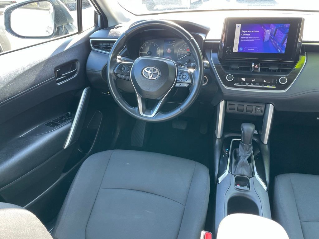 Used 2023 Toyota Corolla Cross LE w/ Moonroof Package image 8