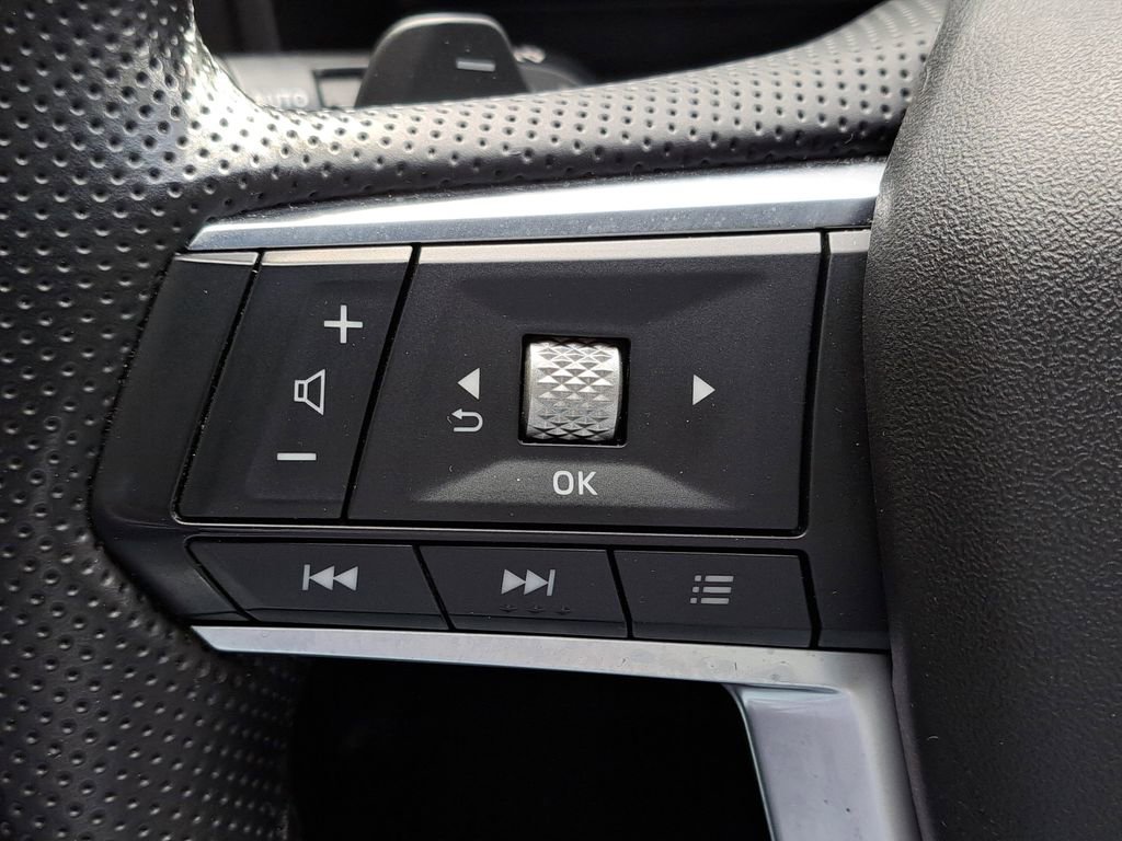 Used 2024 Mitsubishi Outlander SE image 27