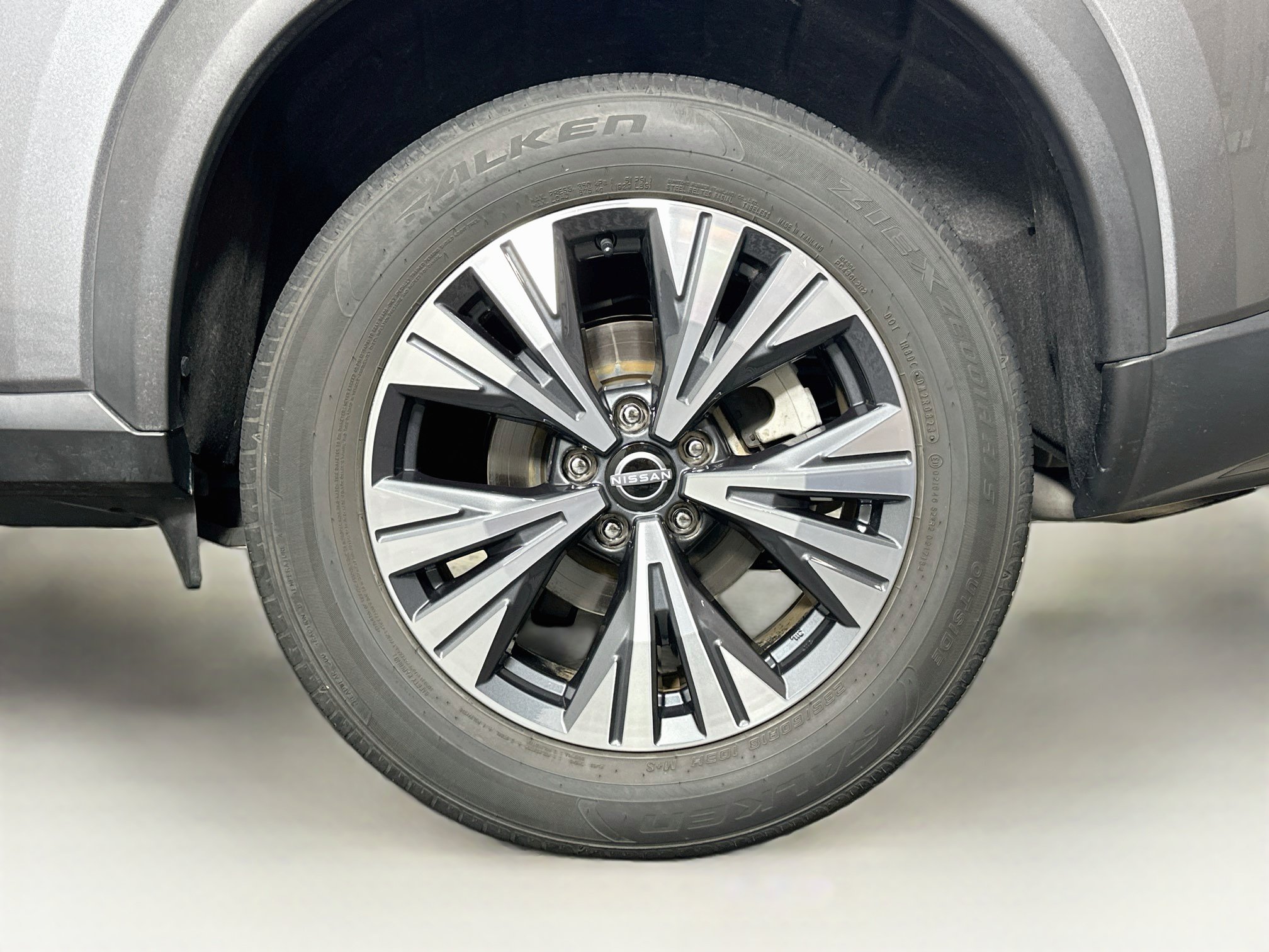 Used 2023 Nissan Rogue SV FWD image 11