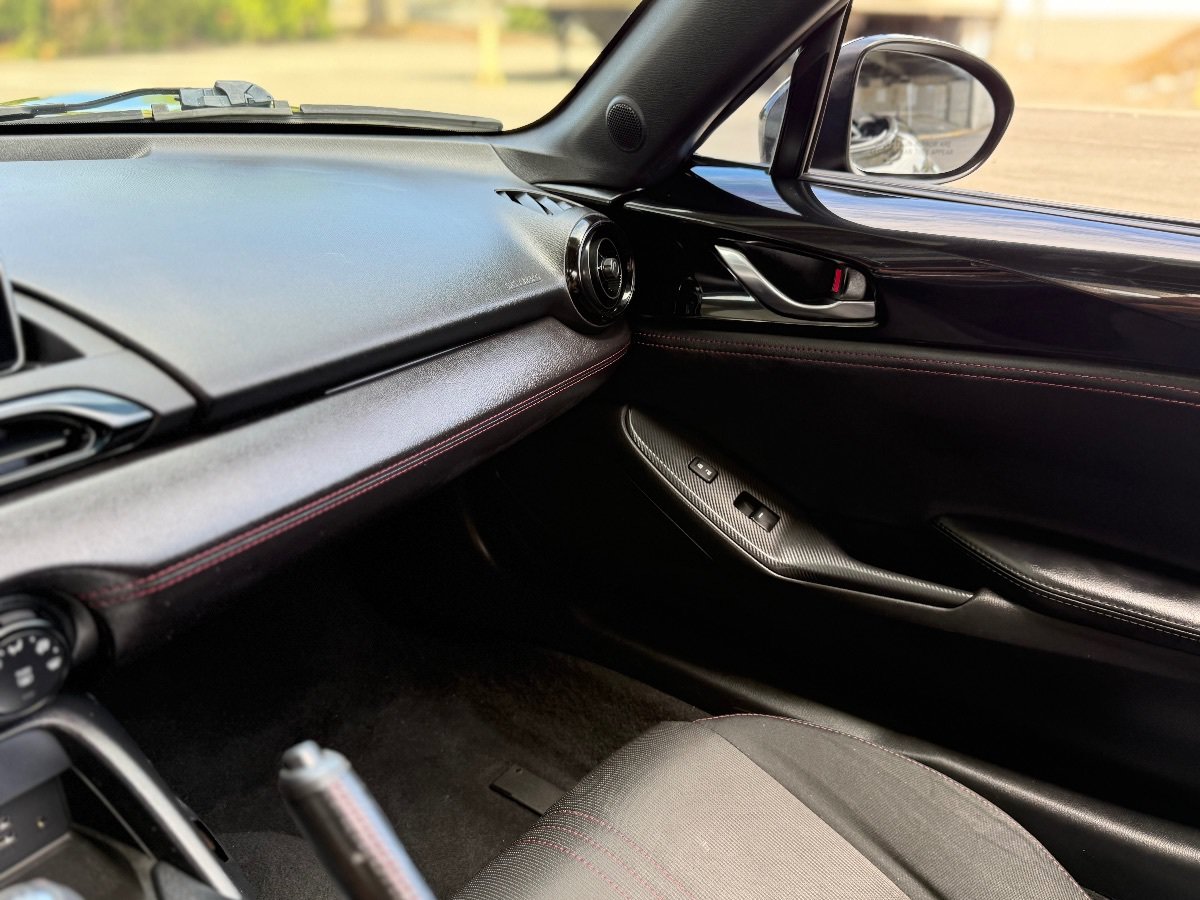 Used 2017 MAZDA MX-5 Miata Club RWD image 18