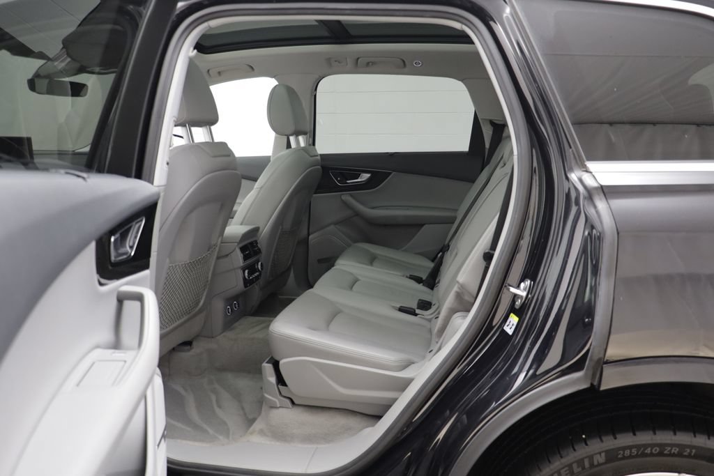 Used 2019 Audi Q7 3.0T Prestige w/ Prestige Package AWD/4WD image 15