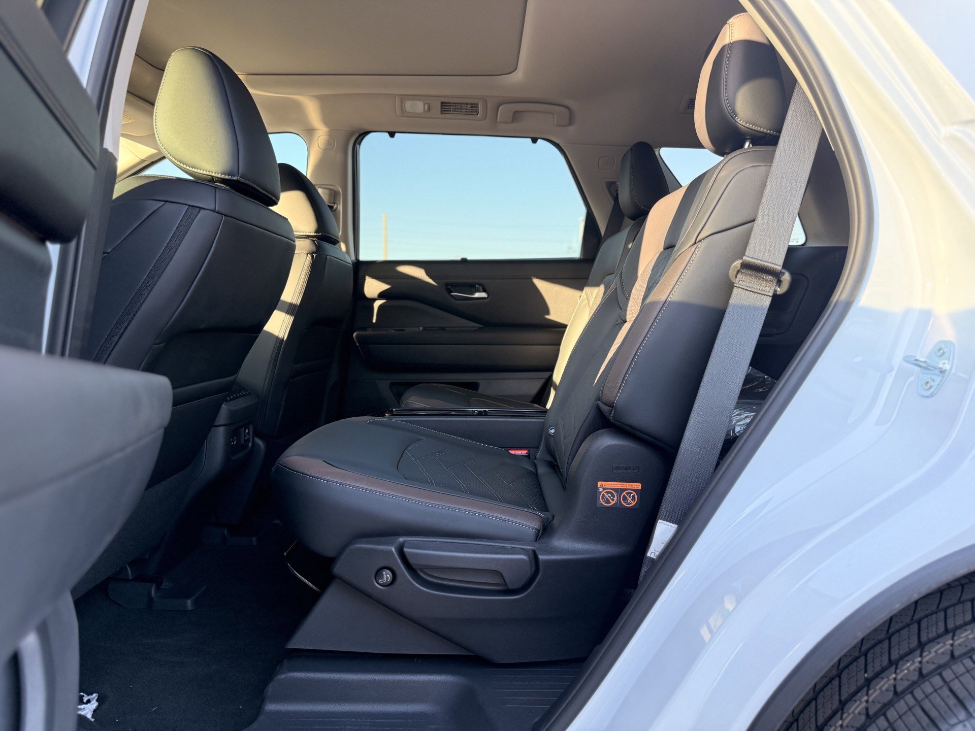 New 2025 Nissan Pathfinder Platinum image 15